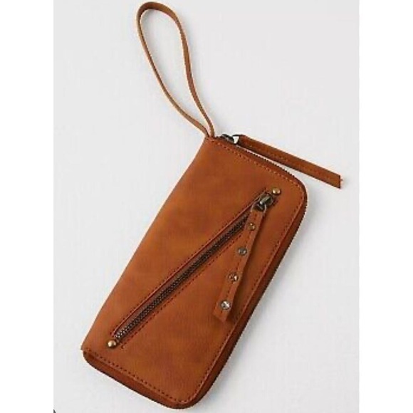 Free People Distressed Vegan Leather Wallet NWT - Picture 8 of 11